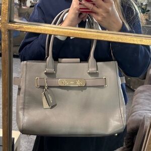 BNWT Coach Pebble Leather Swagger Carryall Satchel Handbag Light Gold/Fog